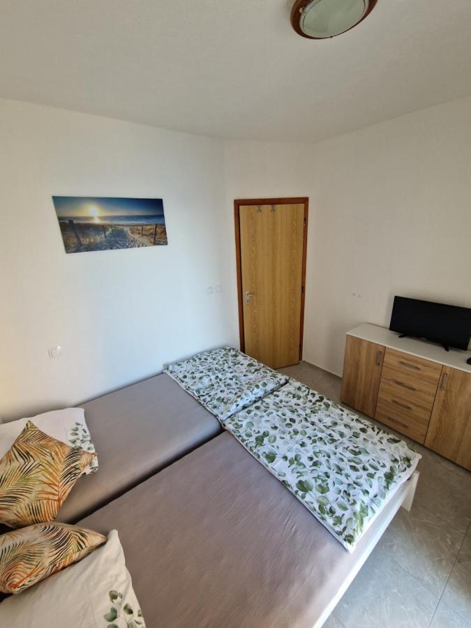 Sacher Apartament Igrane Luaran gambar