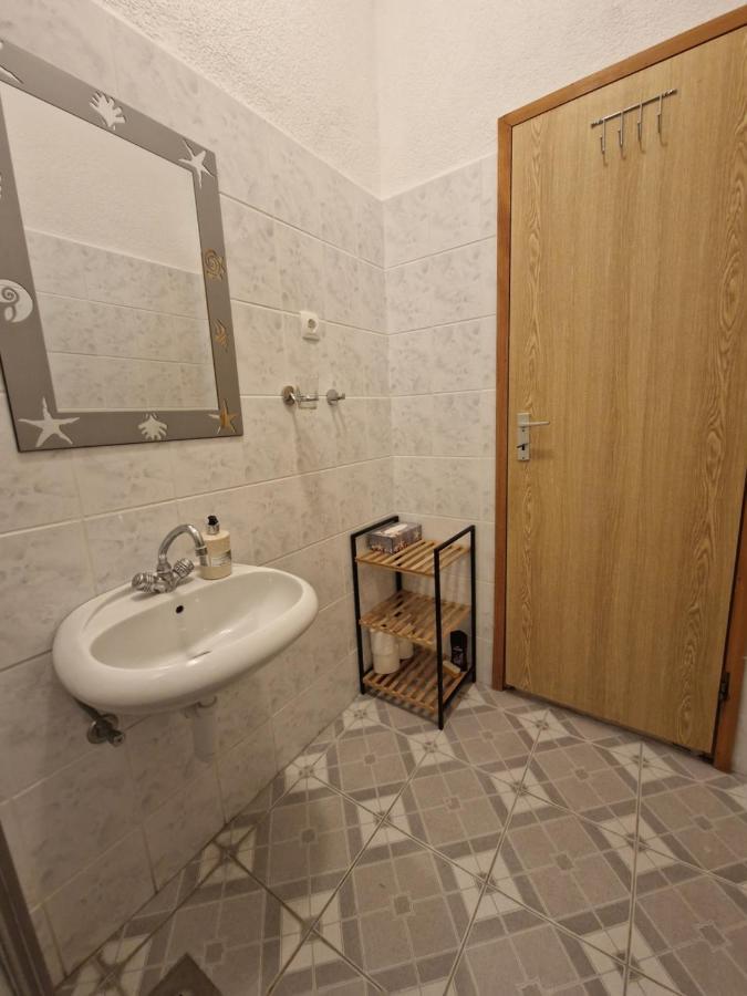 Sacher Apartament Igrane Luaran gambar