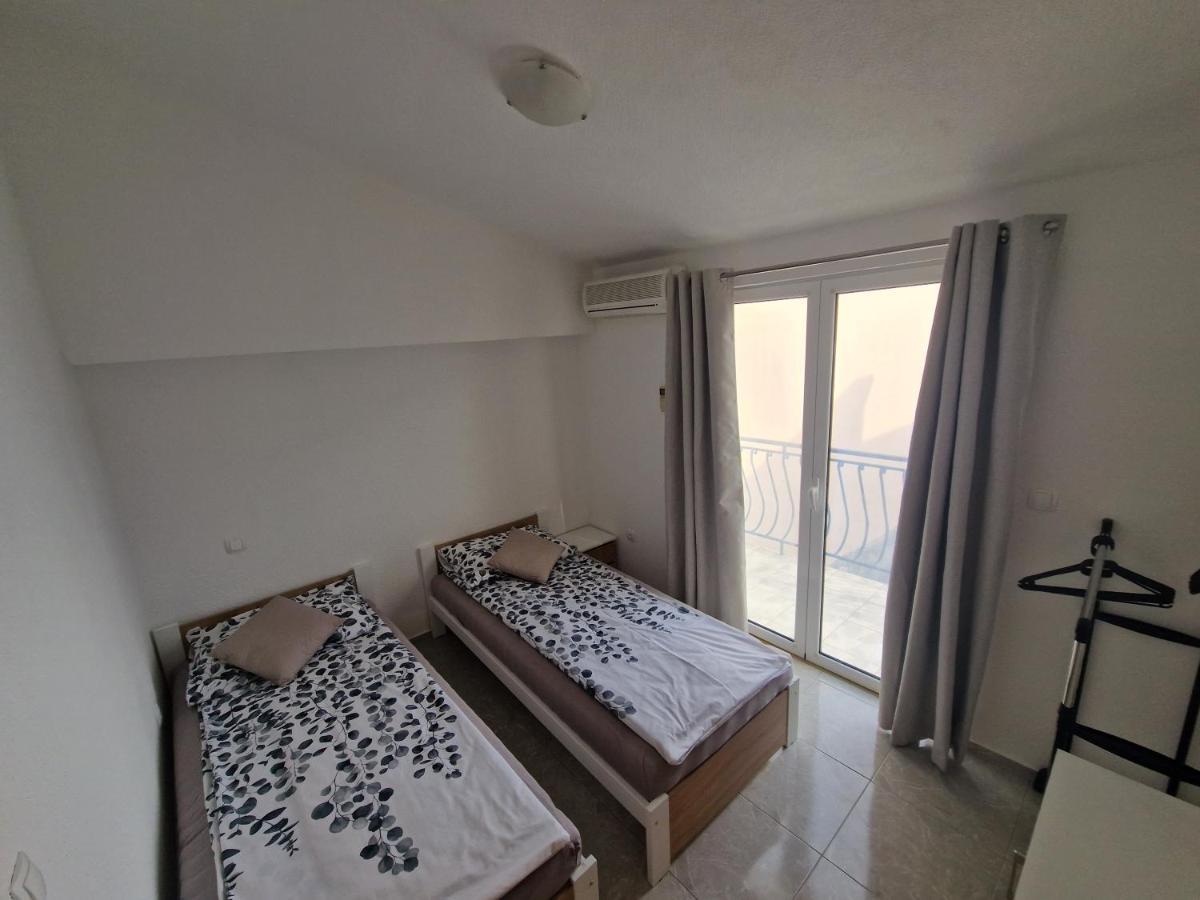 Sacher Apartament Igrane Luaran gambar